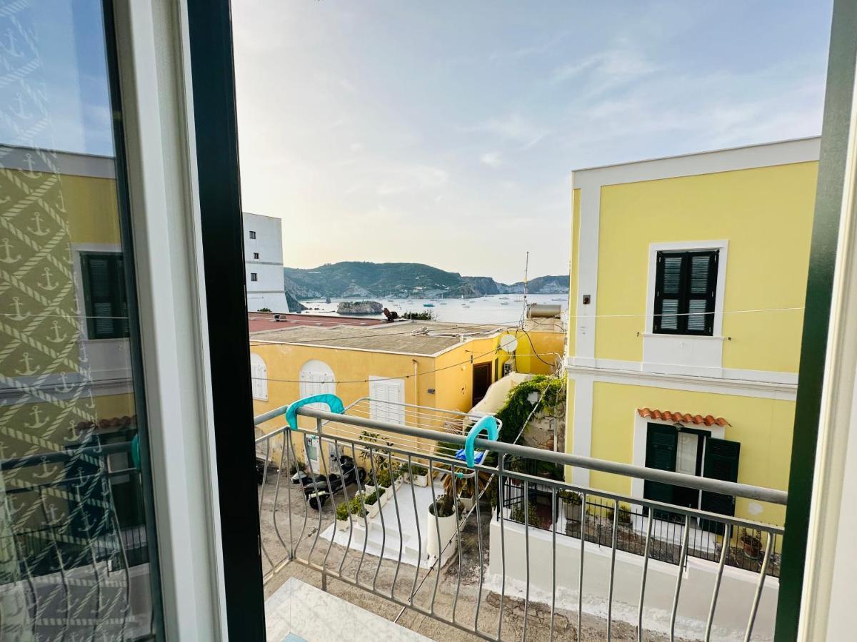 Sky Ponza - Immobilevante Buitenkant foto