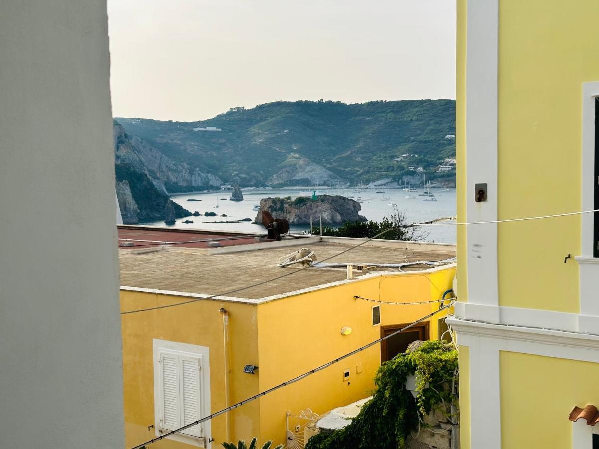 Sky Ponza - Immobilevante Buitenkant foto