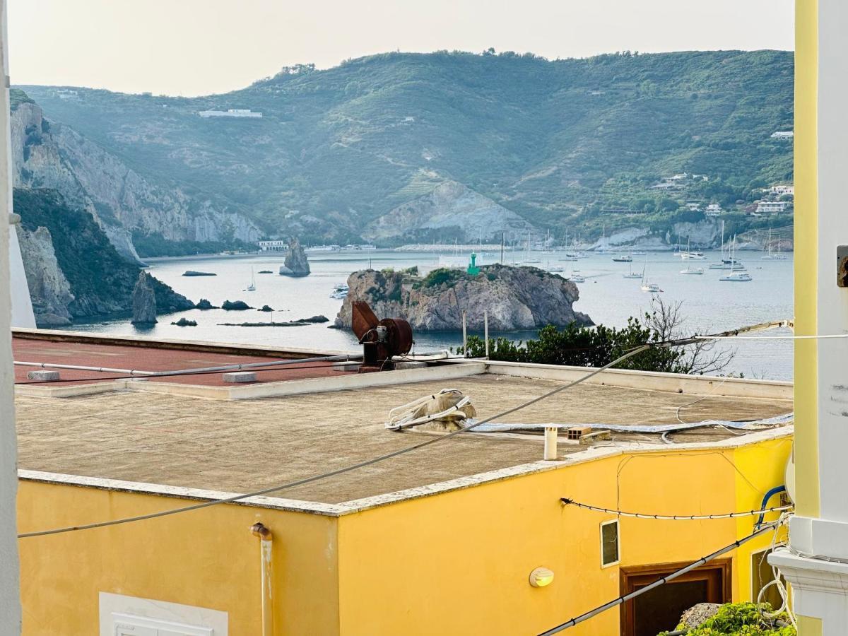 Sky Ponza - Immobilevante Buitenkant foto